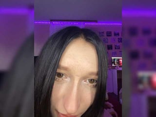 Webcam Belle - maya-onelya teen cam girl loves getting her shaved pussy humped online