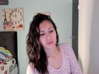 Webcam Belle - natasha_bernett spanish cam babe accepts hot cum inside her pussy