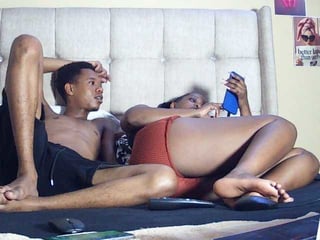 Webcam Belle - rexfamily3 ebony cam babe gets her shaved pussy worked over on camera