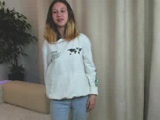 Webcam Belle - renettaschmeling nude cam bitch enjoys hard live sex on camera