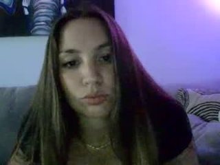 Webcam Belle - sariaaahh depraved brunette cam girl presents her pussy sodomized