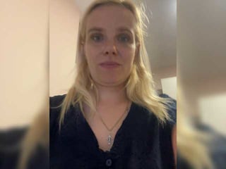 Webcam Belle - kykla06543 brunette cam girl with shaved pussy doesn't spare her booty