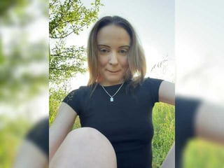Webcam Belle - desorwss cam girl loves her sweet pussy penetrated hard