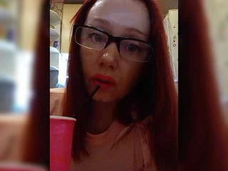 Webcam Belle - meow-wow european cam babe rubs her smooth pussy till she cums