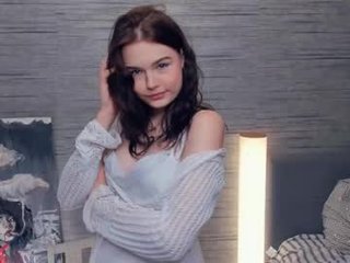 Webcam Belle - beatrixcutsforth teen cam babe wants to be fucked online as hard as possible