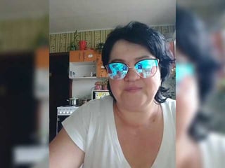 Webcam Belle - tanya19722 brunette teen cam babe plays with her tight asshole