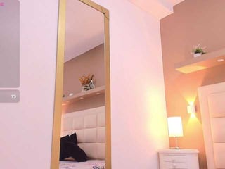 Webcam Belle - liilyydream spanish cam babe wants her asshole humped on camera