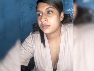 Webcam Belle - sexycherri ebony brunette cam girl enjoys getting her ass drilled
