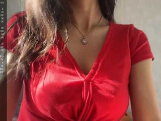 Webcam Belle - jacquelynclowes european cam babe rubs her smooth pussy till she cums