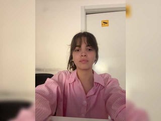Webcam Belle - sweet25cherry russian cam girl fingers her hot shaved pussy online