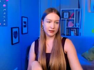 Webcam Belle - playful_sophie depraved blonde cam girl presents her pussy drilled