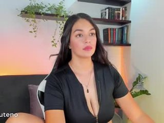 Webcam Belle - atena676 cam girl spanked her ass hard