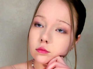 Webcam Belle - melmooon cam girl loves her sweet pussy penetrated hard