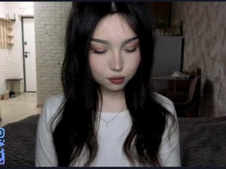 Webcam Belle - yuliakim elegant cam girl in a revealing bra online