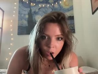 Webcam Belle - alexxxluna0437 cam babe with small tits wants dirty live sex