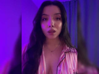 Webcam Belle - ellilin cam girl loves her sweet pussy penetrated hard
