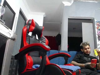 Webcam Belle - allisonbaby spanish cam babe rubs her hairy pussy nice on camera