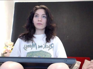 Webcam Belle - danielle-morina cam girl loves her sweet pussy penetrated hard