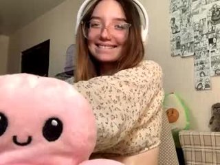 Webcam Belle - phantom_grin cam babe with small tits wants dirty live sex