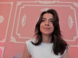 Webcam Belle - miley_corven horny cam girl loves takes a cock deep in her pussy