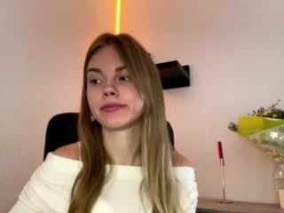 Webcam Belle - sunstrike teen european cam chick in a wonderful and sensual live sex action