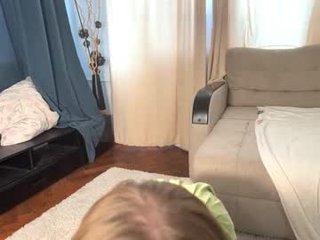 Webcam Belle - opheliaisip depraved blonde cam girl presents her pussy drilled