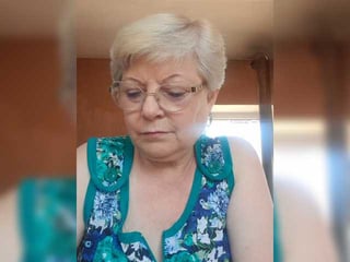Webcam Belle - monikam888 european cam babe offers her hairy pussy for live sex experiments