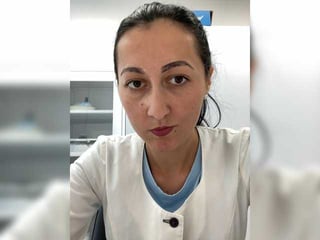 Webcam Belle - miatorres russian cam girl fingers her hot shaved pussy online