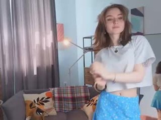 Webcam Belle - sassybloomx cam girl gets her ass hard fucked by her partner