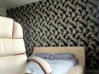 Webcam Belle - maudieyuan cam babe enjoys the best massage in her life