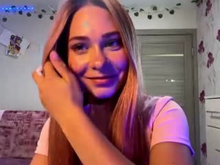 Webcam Belle - kikixie teen cam babe wants to be fucked online as hard as possible