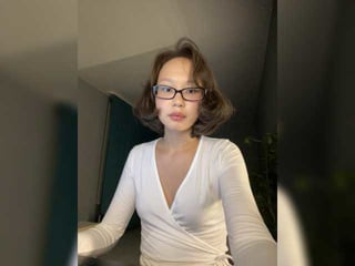 Webcam Belle - adadollll cam girl loves her sweet pussy penetrated hard