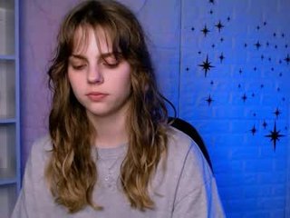 Webcam Belle - x_alexia_x nude cam bitch enjoys hard live sex on camera