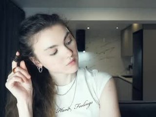 Webcam Belle - rosysfatcu fat nude cam babe rubs and fingers her own pussy in the chatroom