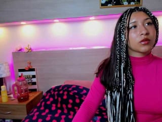 Webcam Belle - selene-rushee brunette cam babe loves getting her cunt banged online
