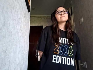 Webcam Belle - dulcengvyen european cam babe rubs her smooth pussy till she cums