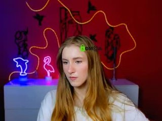 Webcam Belle - darly_honey nude cam bitch enjoys hard live sex on camera