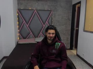 Webcam Belle - wolf_kitty0 cam girl with big ass presents hot live sex cum show