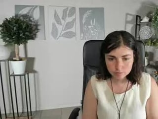 Webcam Belle - elara_starfall cam mature with hairy pussy enjoys hot live sex on camera