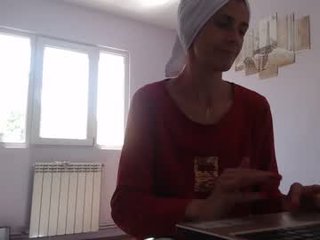 Webcam Belle - sexygioconda spanish cam babe wants her asshole humped on camera