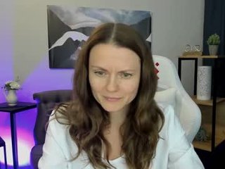 Webcam Belle - margaret_stone mature cam girl flashing her small tits online