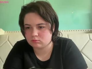 Webcam Belle - bugsanddaze webcam girl with big tits enjoys hot and sensual live sex