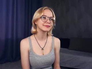 Webcam Belle - deannmaslen enjoy your beautiful big boobs online