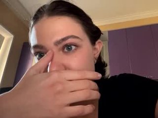 Webcam Belle - halinacaples teen cam babe wants to be fucked online as hard as possible