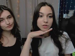 Webcam Belle - silvia_queen1 naked couple do the fuck and suck online