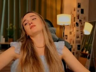 Webcam Belle - earthfantasyy naked teen cam babe loves kiss, licked slits and pink clits on a sex cam