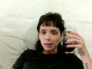 Webcam Belle - darkwavelovers1 cam girl wants facial cumshot