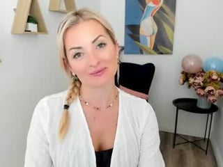Webcam Belle - satinedesire cam milf wants to give access her slit and ass online
