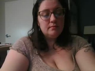 Webcam Belle - emmthaluscious BBW cam girl loves dominated his boyfriend online