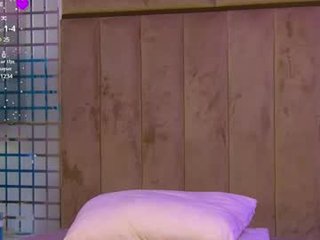 Webcam Belle - miaaddisonn outstanding babe enjoys rough anal live sex